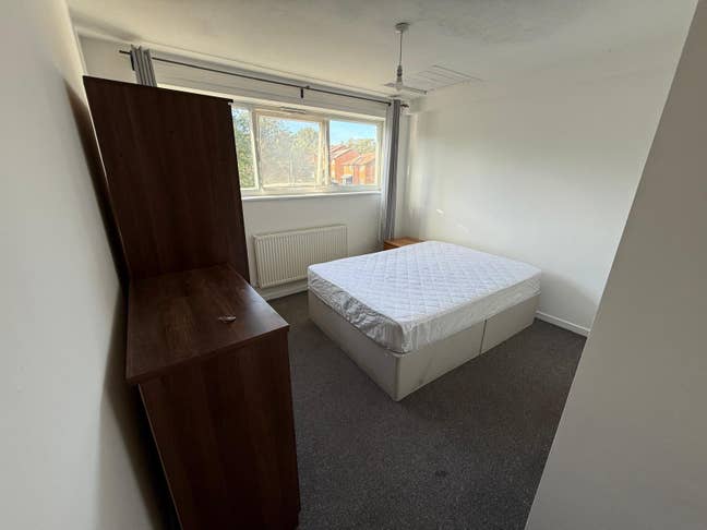 Nice En-Suit Room in Peartreebridge  Main Photo