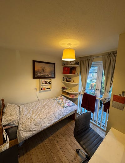 Single room in a friendly house in Battersea! Main Photo