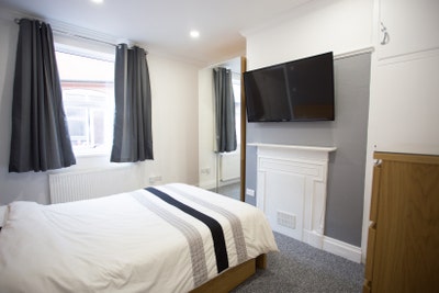 🔥1  Luxury Room, huge ensuite! - TV & bills inc Main Photo