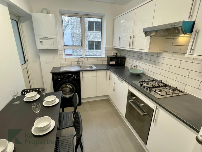 4 Double Room with balcony mins to Euston/Regent  Main Photo