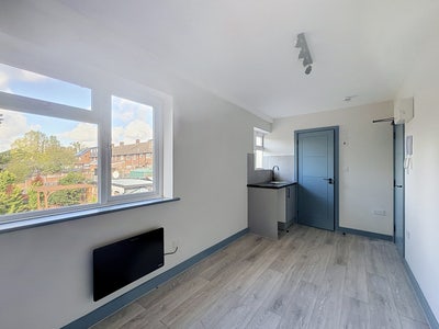 Quality Furnished Ensuite Rooms Main Photo