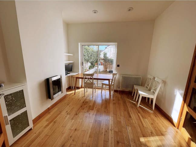 Putney maisonette with garden, yards from station  Main Photo