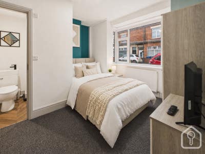 🏡*** BRAND NEW ensuite room *** Main Photo