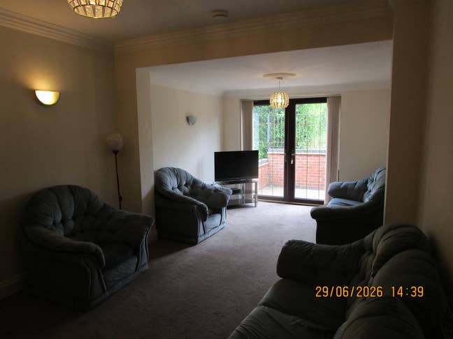 Stunning house share Main Photo