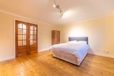 Canary Wharf Large Double Room!!  Main Photo