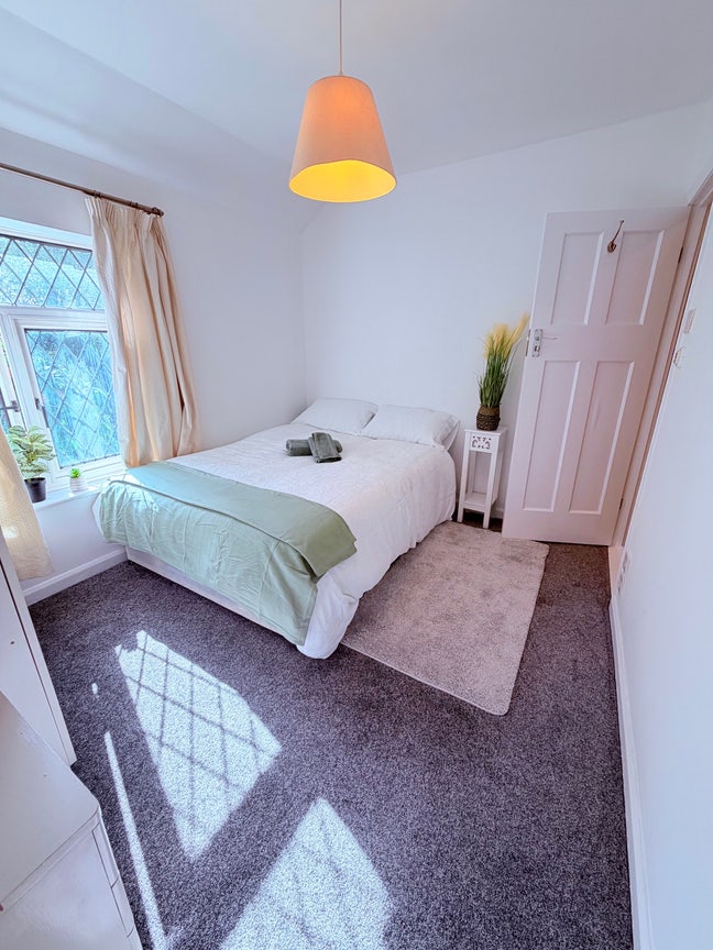 Lovely Ensuite with parking in Wimbledon!  Main Photo