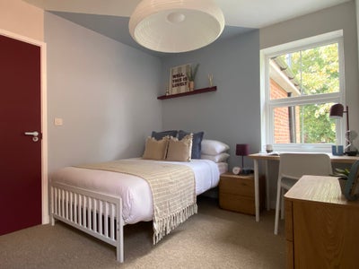 ✨ Stunning Studio-Style Luxury Ensuite Room ✨ Main Photo