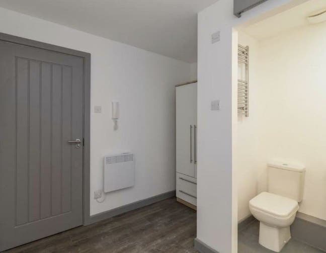 *Stylish 1-Bed Flatshare Main Photo