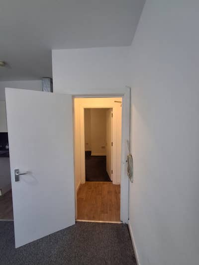Spacious 1-Bedroom Flat - Priory Road Main Photo