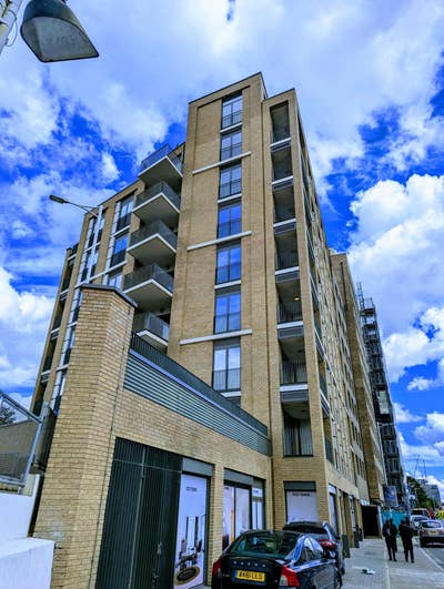 Modern 1-Bed flat in a New-Build Main Photo
