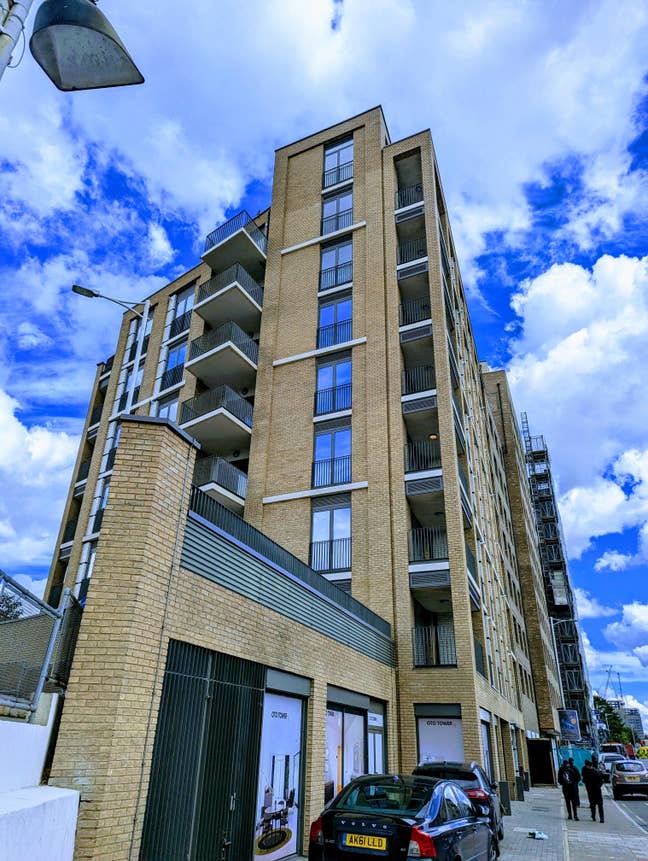 Modern 1-Bed flat in a New-Build Main Photo