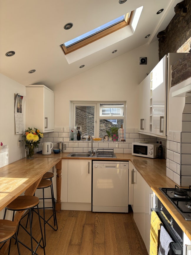 Two Rooms Available in Our Lovely Zone 1 Flat Main Photo