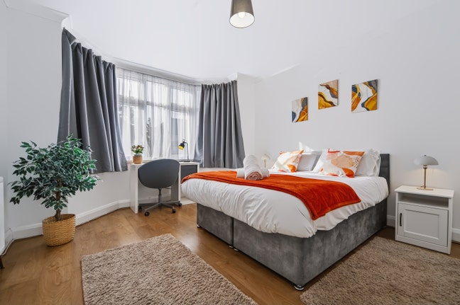 5 Bed Furnished House | Sleeps 9 | Bills Included Main Photo