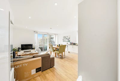 Furnished En-Suite Room Near Langdon Park   Main Photo