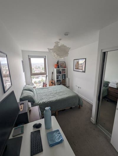 Furnished Double Room | Modern Seven Sisters Flat Main Photo