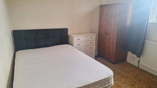 Room to rent Main Photo