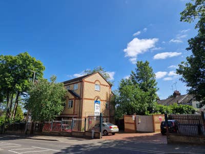 2 Bedroom Flat  Main Photo