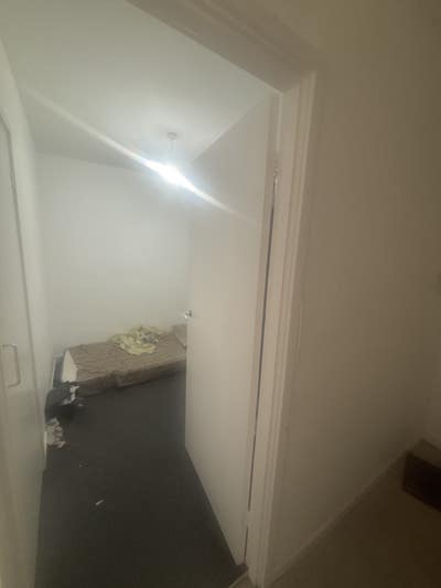 One single room is available here Main Photo