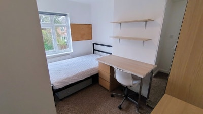 Individual Room Available - Students Only Main Photo