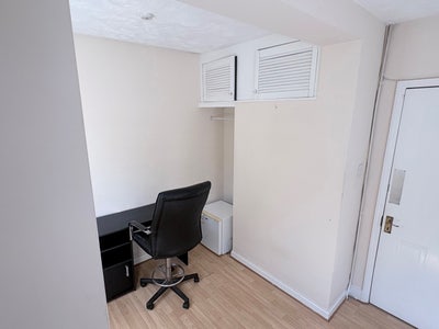 200 Farnborough Road, House Share Main Photo