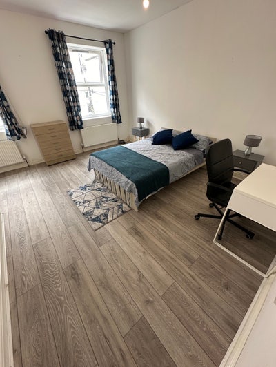 Double Room Available  Main Photo
