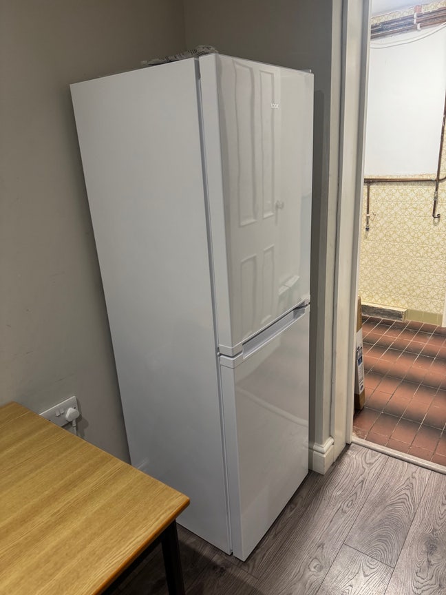 1 Room with Private Bathrrom Main Photo