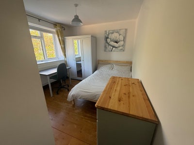 Luxury house bedrooms ensuite Cranfield MK43 0BJ Main Photo