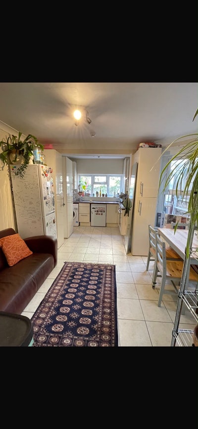 3 Beds Available in Dalston in 6 Bed Shared House Main Photo
