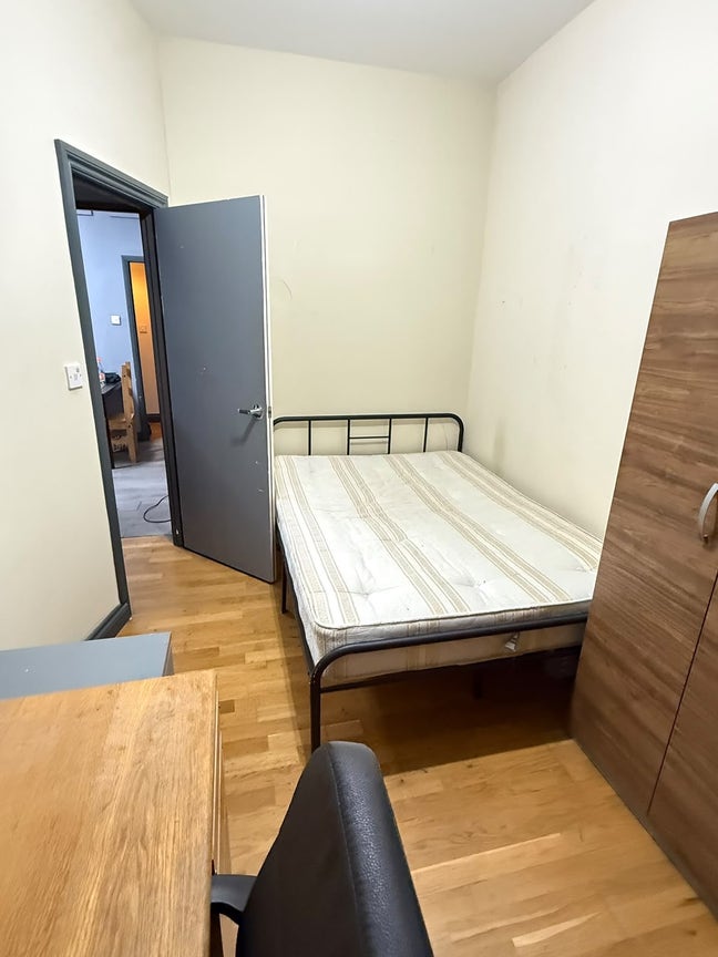 Room for rent in Roman Road Main Photo
