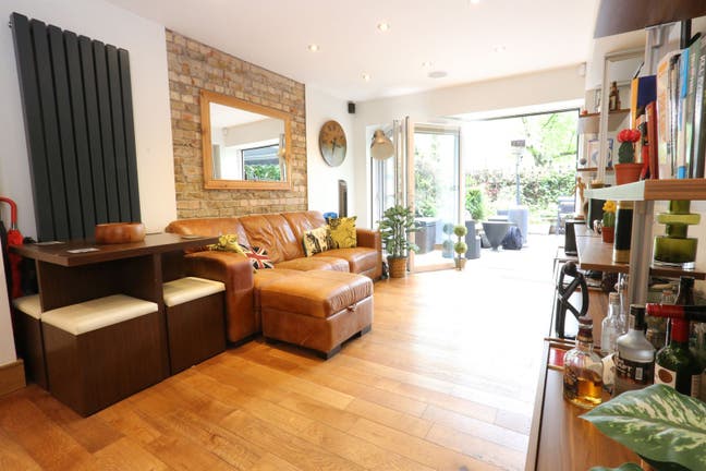 🌿 Whole 2-Bed Garden Flat + Private Hot Tub 🛁 Main Photo