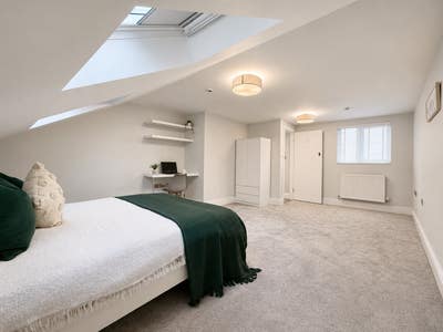 Large Furnished Room To Rent In Elm Grove Main Photo