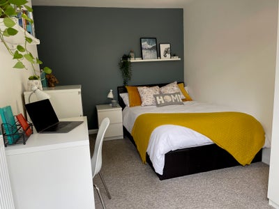 Lovely Grd Flr Bedroom in Professional Houseshare Main Photo