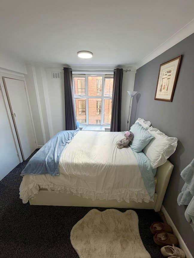 2 Doubles- 24/7 Concierge | 15 mins to Bond St!!! Main Photo