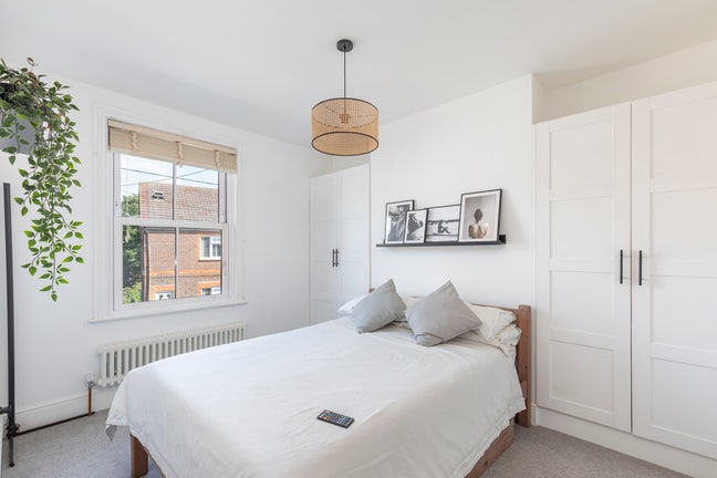 Double room in modern house - bills included Main Photo