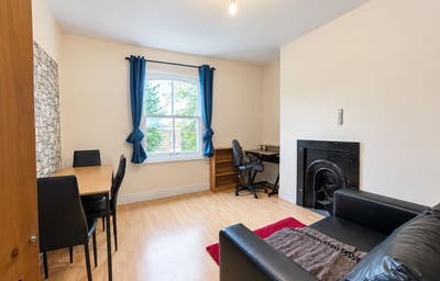 Ensuite Room with Private Living Area | All Bills Main Photo