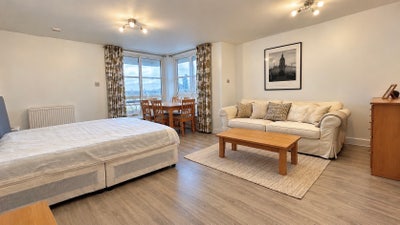 Cozy Kingsize Room in Royal Docks - E16 Main Photo