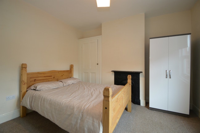 Central Location Double Rooms. Newark - Bills Inc Main Photo