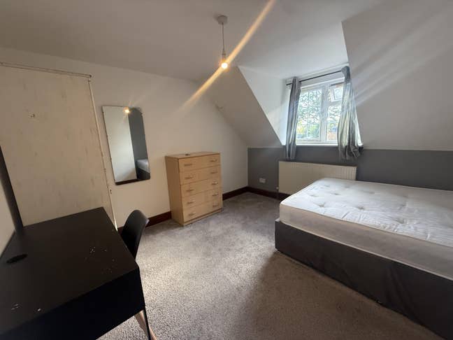 LARGE Double Room  Main Photo