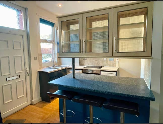 Ensuite Room Available  Main Photo