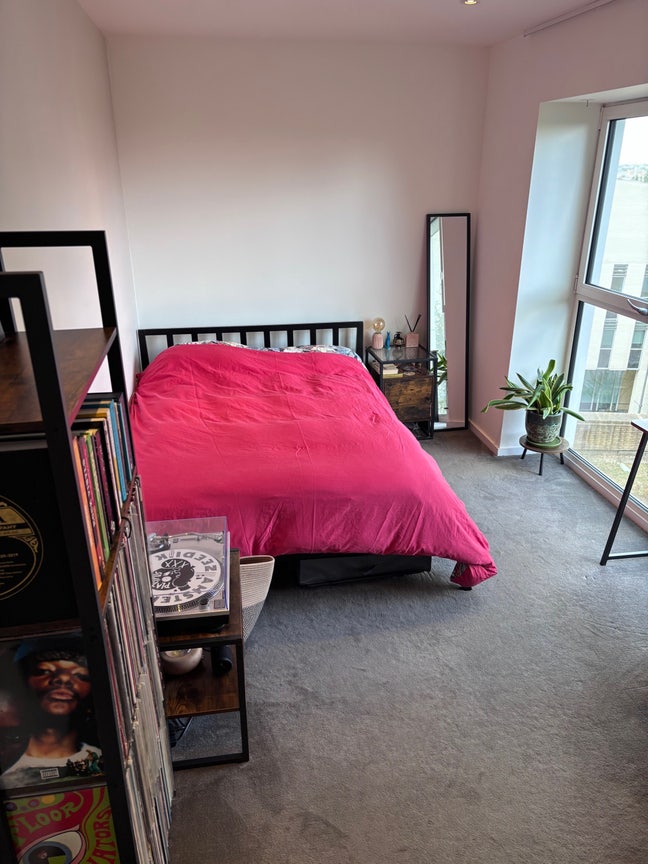 Double bedroom in East Village, Stratford  Main Photo