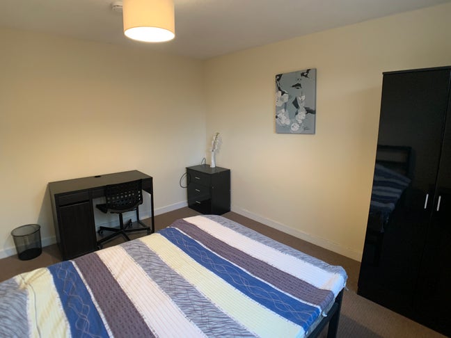 🏡Double room in Birchwood Houseshare 🏡 Main Photo