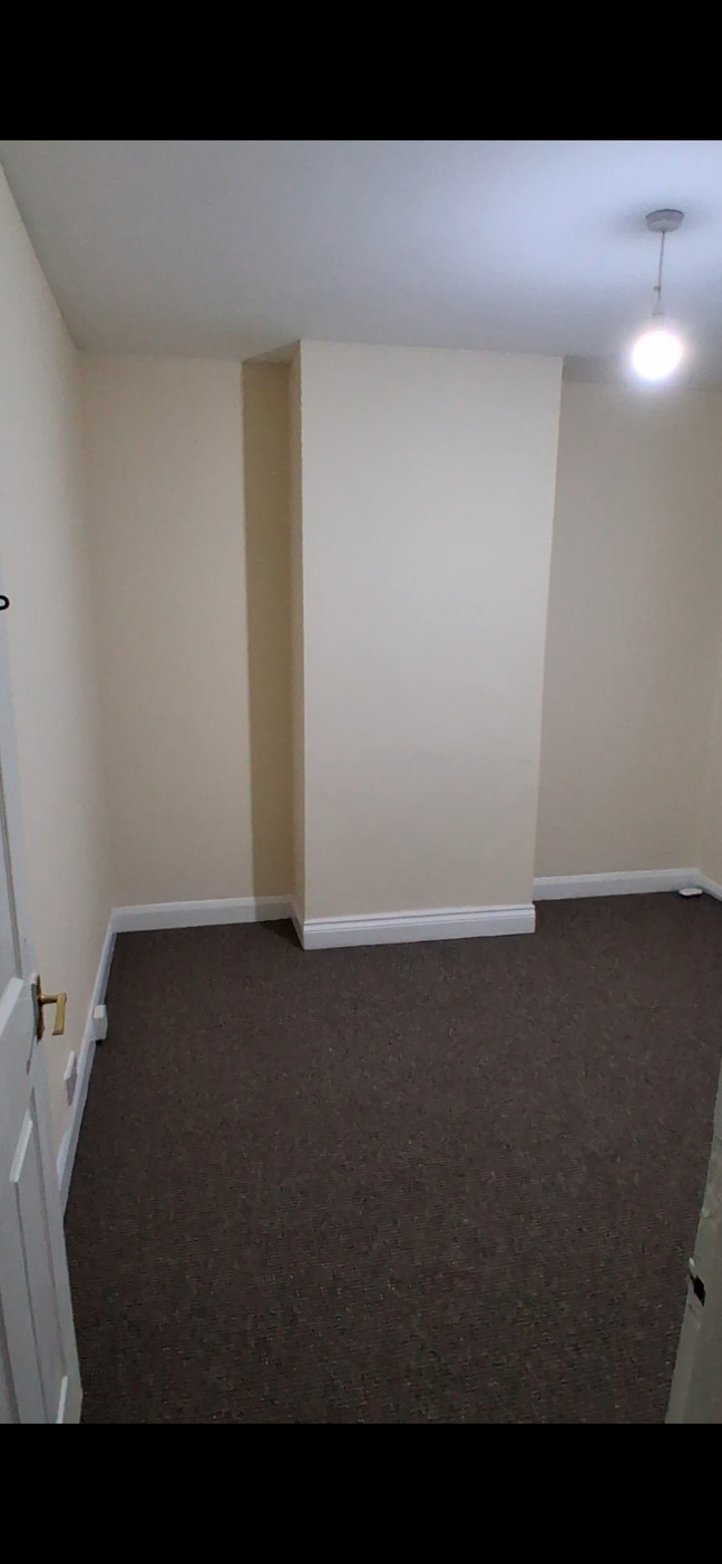 Fully Furnished with big garden Main Photo