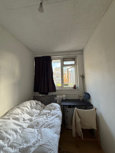&pound;525 Single Room Old Street Main Photo