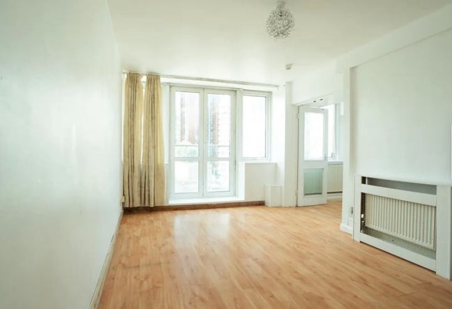 2-Bedroom Flat to Let – Garratt Lane SW18 4BT Main Photo
