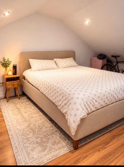 Beautiful Loft Room + Private En-Suite, Bills Inc Main Photo