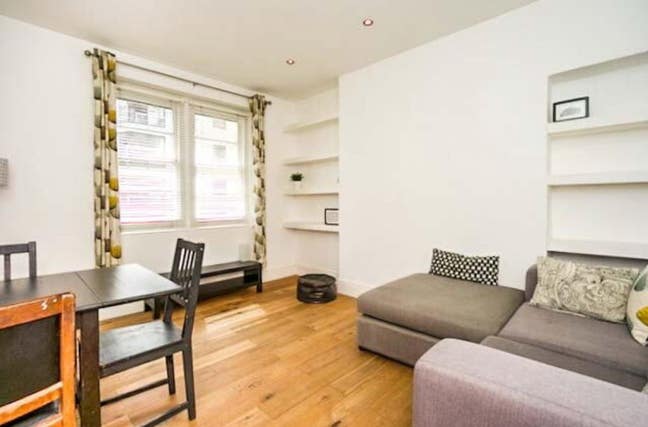 London Bridge Bedroom  Main Photo