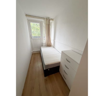 Cheapest Single Rm in East London with Balcony Main Photo