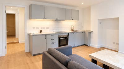 One-Bedroom Flat with Private Yard - All Bills Inc Main Photo
