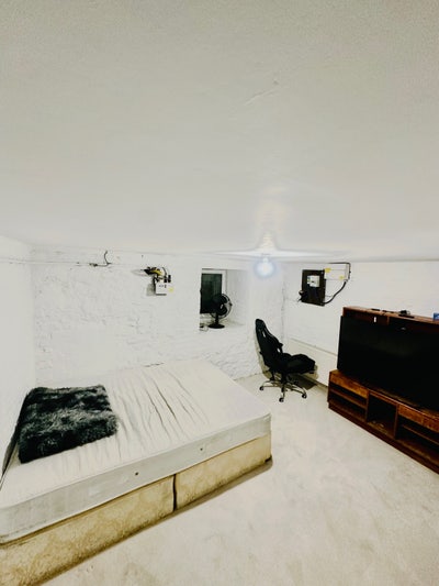 Spacious Double Bedroom Available Main Photo