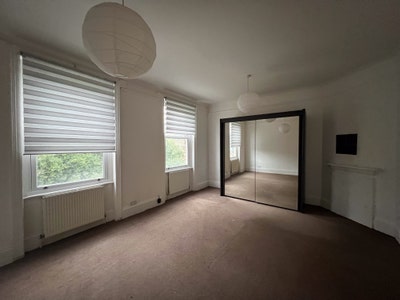 Beautiful bright large double bedroom in SE London Main Photo
